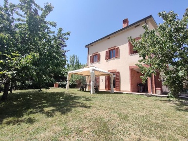 Foto Villa bifamiliare in Via Roma, Scoppito in vendita