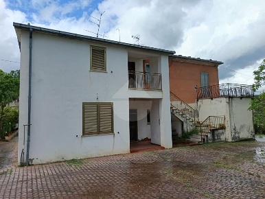 Foto Appartamento in SANT'AGATA, Alanno di 170 m² con 6 locali in vendita