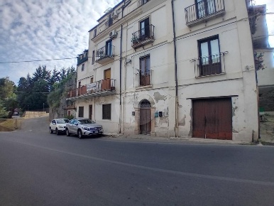 Foto Appartamento in Corso Mazzini, Carolei di 126 m² con 3 locali