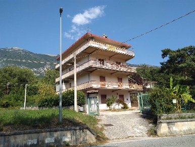 Foto Appartamento in NUCLEO VICENNE SNC, Civitella Roveto di 110 m²