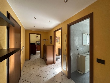 Foto Appartamento in Via Generale Della Chiesa  6, Piscina di 73 m²
