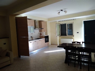 Foto Appartamento in VIA ROMA SNC, Civitella Roveto di 100 m² con 5 locali