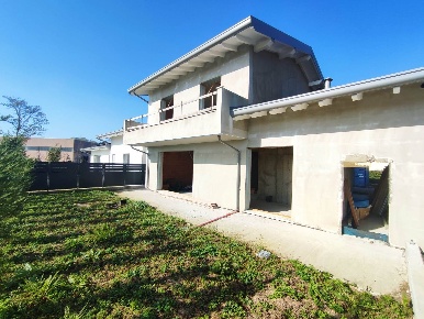 Foto Villa bifamiliare a Chignolo d'Isola di 150 m² con 4 locali in vendita