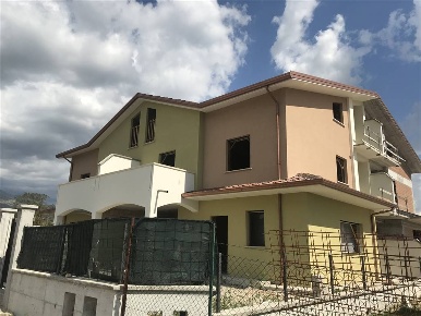 Foto Appartamento in Via San Pietro 9, Magliano de' Marsi in vendita