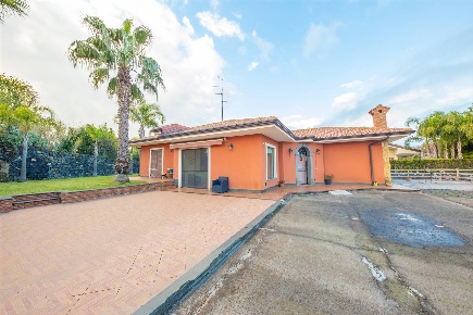 Foto Villa unifamiliare in via ramondetta 76, Aci Bonaccorsi di 150 m²