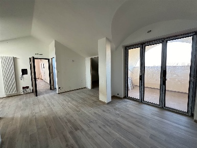 Foto Appartamento in Via Umberto I 158, Piscina di 95 m² con 3 locali