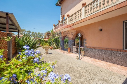 Foto Villa bifamiliare in VACCARIZZO, Catania Vaccarizzo di 295 m²
