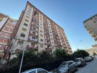 Foto Appartamento a Palermo di 135 m² con 4 locali in vendita