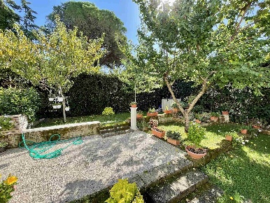 Foto Appartamento a Scarlino di 60 m² con 5 locali in vendita