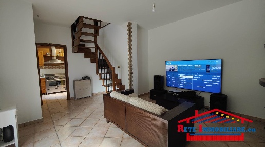 Foto Villa unifamiliare in zona Municipio, Marano Marchesato di 130 m²