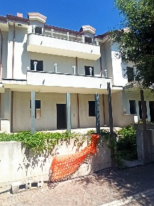 Foto Villa a schiera in Via Scese Lunghe, Castel Morrone di 340 m²