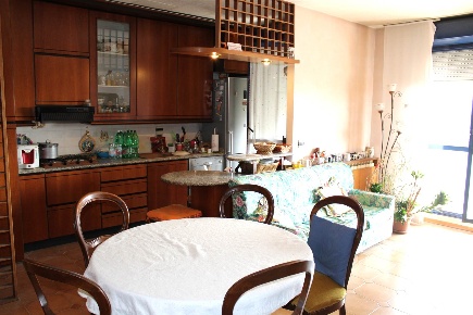 Foto Appartamento in via Asiago  46, Vercelli di 85 m² con 3 locali