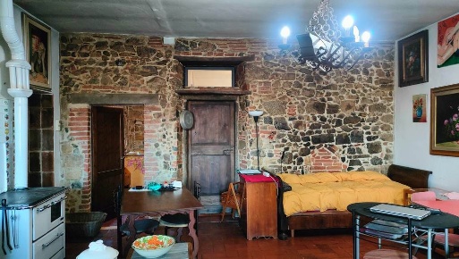 Foto Villa bifamiliare a Lucignano Centro di 170 m² con 7 locali in vendita