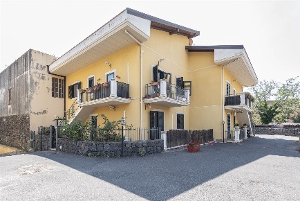 Foto Appartamento in Via Battiati 32/A, Aci Bonaccorsi di 114 m² in vendita