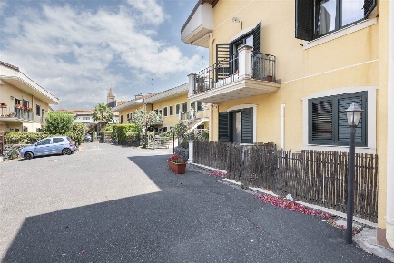 Foto Appartamento in Via Battiati 32/A, Aci Bonaccorsi di 114 m² in vendita