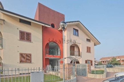Foto Appartamento in Via Umberto I 158, Piscina di 65 m² con 2 locali