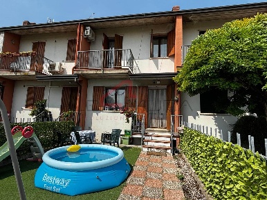 Foto Villa a schiera a San Pietro di Morubio di 120 m² con 6 locali