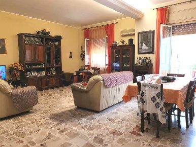 Foto Appartamento in Ronco Secondo di Via Tisia  1, Siracusa di 117 m²