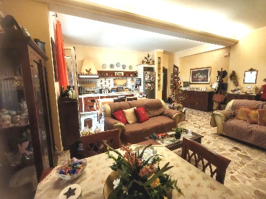 Foto Appartamento in Ronco Secondo di Via Tisia  1, Siracusa di 117 m²