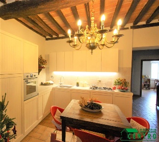 Foto Appartamento a Casole d'Elsa di 80 m² con 4 locali in vendita