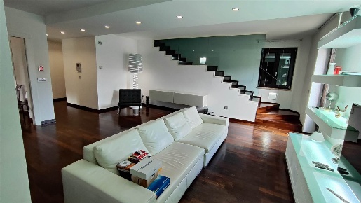 Foto Villa unifamiliare in VIA G. PASSARO 54, Nusco di 300 m² con 10 locali