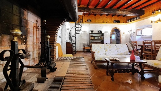 Foto Appartamento in Via Roma, Gallicano di 207 m² con 10 locali in vendita