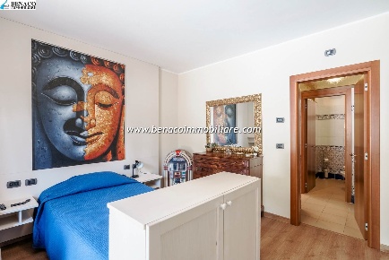 Foto Villa unifamiliare in via De Gasperi, Costermano sul Garda di 386 m²