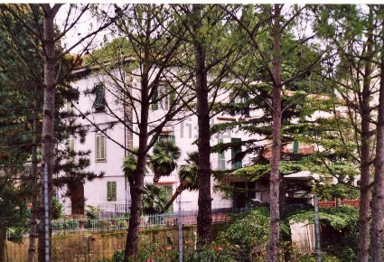 Foto Villa bifamiliare a Fauglia di 350 m² con 9 locali in vendita