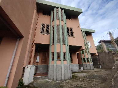 Foto Villa a schiera in Via Canicari 12, Saponara di 150 m² con 5 locali