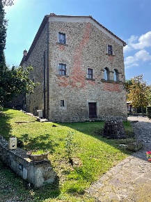 Foto Appartamento a Tuoro sul Trasimeno di 1200 m² con 20 locali in vendita