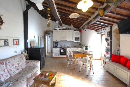 Foto Appartamento a Casole d'Elsa di 75 m² con 3 locali in vendita
