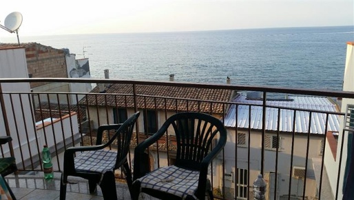 Foto Appartamento in via Brin, Caronia di 60 m² con 3 locali in vendita