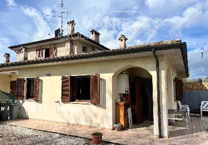 Foto Appartamento a Tuoro sul Trasimeno di 70 m² con 3 locali in vendita
