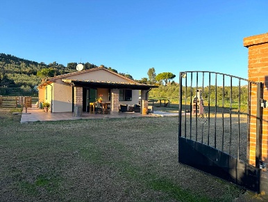 Foto Appartamento a Bibbona di 100 m² con 6 locali in vendita