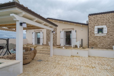 Foto Villa unifamiliare a Camporeale di 250 m² con 4 locali in affitto