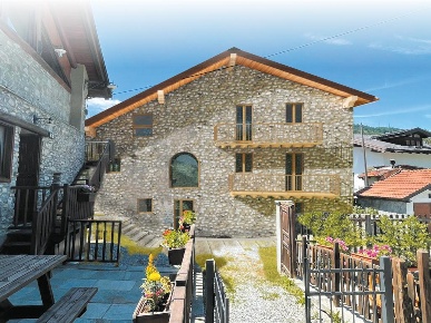 Foto Appartamento in Borgata San Marco, Oulx di 51 m² con 2 locali