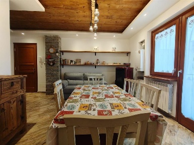 Foto Appartamento in VIA RICCARDO GHIOTTI, Oulx di 71 m² con 3 locali