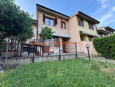 Foto Villa a schiera in VIA EUROPA, Antegnate di 147 m² con 4 locali
