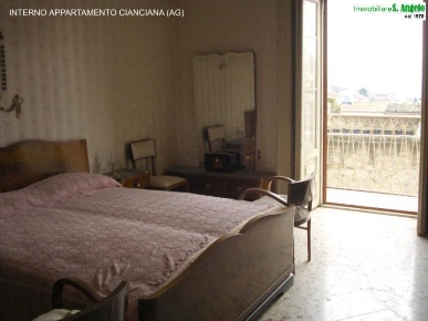 Foto Appartamento in Via Roma, Cianciana di 200 m² con 6 locali in vendita