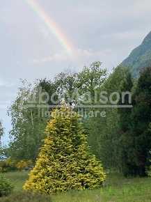 Foto Villa unifamiliare a Cittiglio di 280 m² con 5 locali in vendita