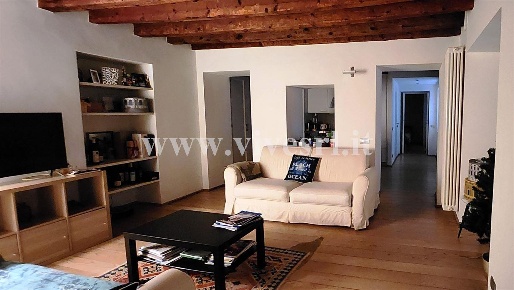 Foto Appartamento in Corso di Porta Vigentina, Milano di 80 m² con 2 locali