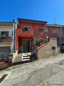 Foto Villa unifamiliare in Via Pierri, San Nicola Manfredi di 100 m²