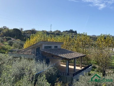 Foto Villa unifamiliare in Via canicari, Saponara di 250 m² con 8 locali