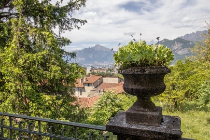 Foto Villa unifamiliare in Località Ganza, Valgreghentino di 280 m²