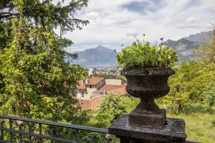 Foto Villa unifamiliare in Località Ganza, Valgreghentino di 280 m²