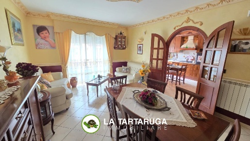 Foto Appartamento a Roccalumera di 100 m² con 4 locali in vendita
