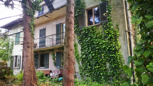 Foto Villa unifamiliare in via Europa, Leggiuno di 230 m² con 4 locali
