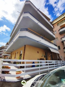 Foto Appartamento a Furci Siculo di 96 m² con 3 locali in vendita
