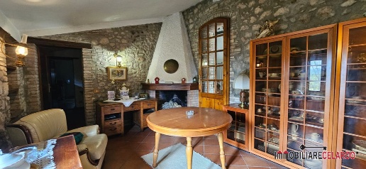 Foto Appartamento a Casole d'Elsa di 226 m² con 10 locali in vendita