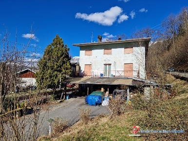 Foto Appartamento in Via Belvedere, Malonno di 80 m² con 4 locali